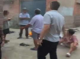 三年前成功摆脱了赌徒前夫的阴影，就在她即将步入新的生活阶段之际，不幸遭遇了前夫的残忍杀害。-同恩资源分享网